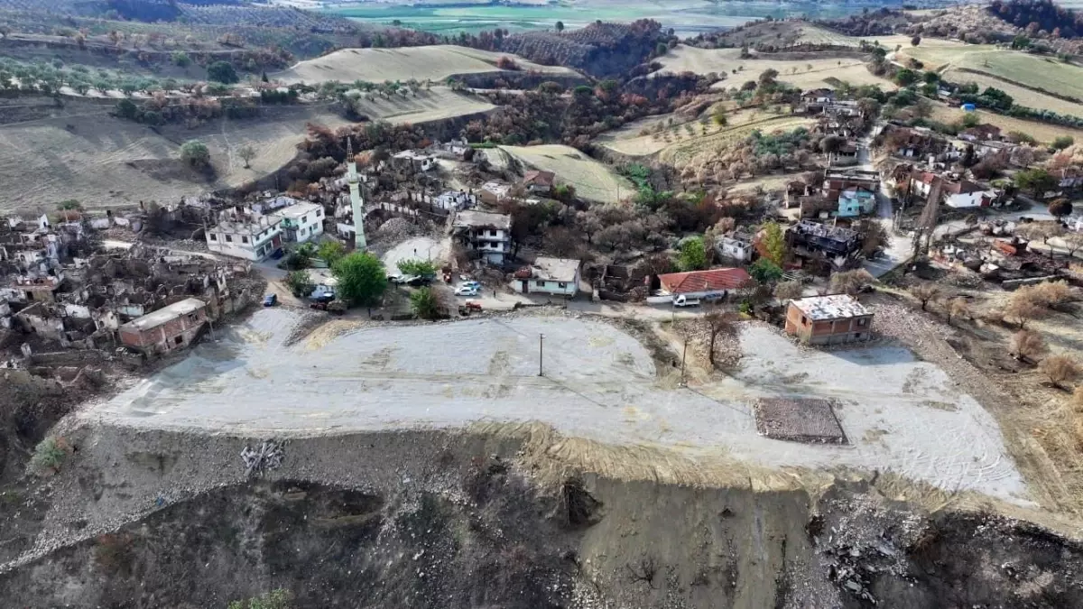 Gördes’te Orman Yangını Sonrası Konteynır Evler Kuruluyor