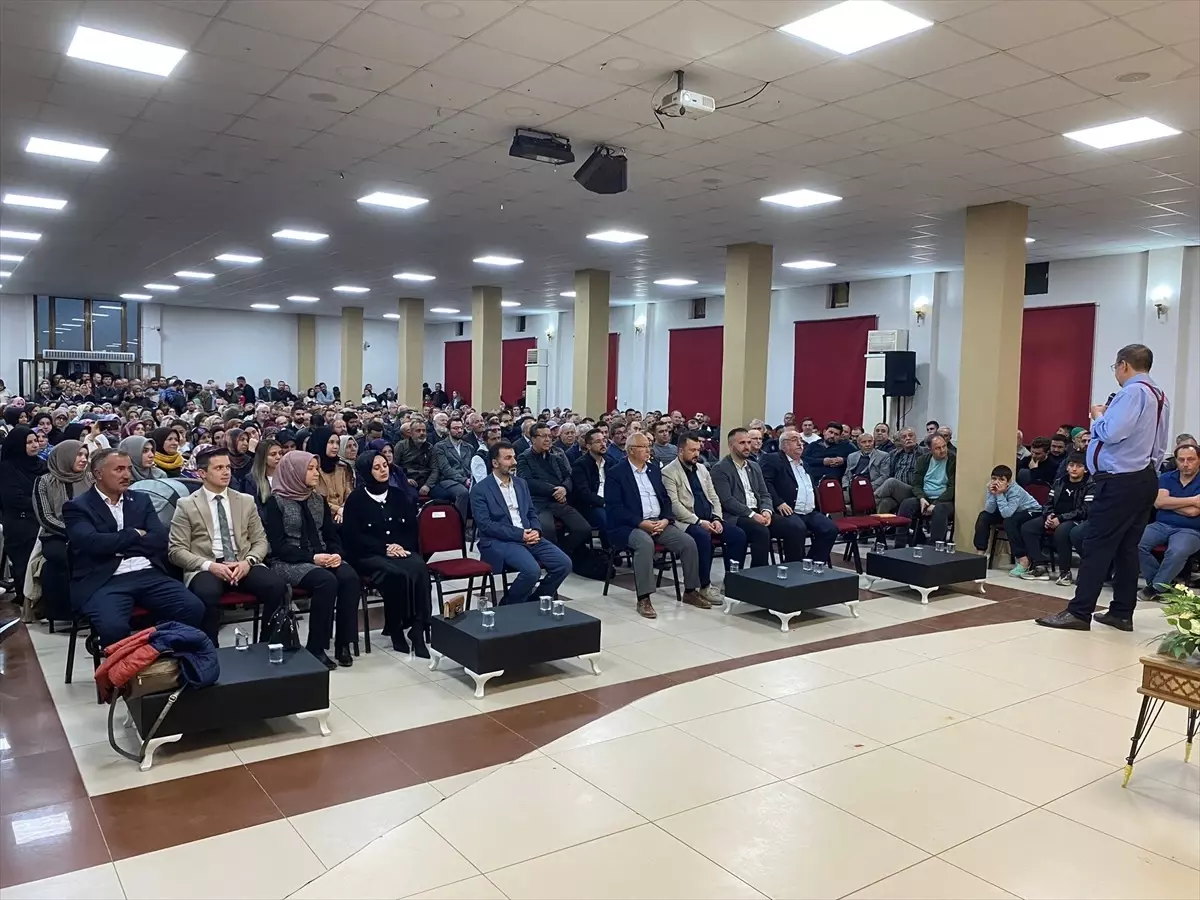 Hayati İnanç Dazkırı’da Aile Söyleşisi Düzenledi